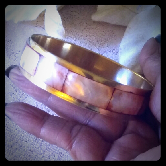 Vintage Pink Mother of Pearl Inlay Brass Bangle - Picture 4 of 8